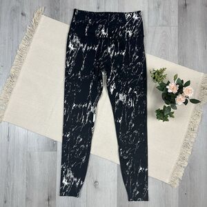 Beyond Yoga Leggings High Waisted Marble Print Compression Size M Black White